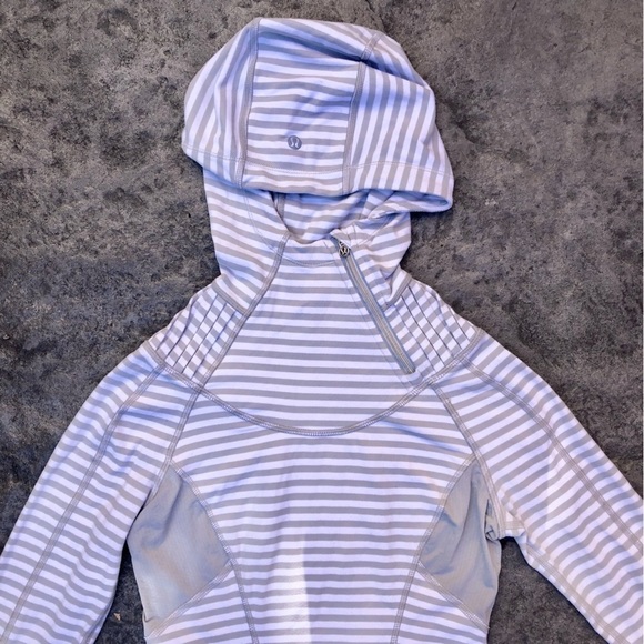 LULULEMON rare Run Back On Track Pullover Silver Spoon Narrow Bold Multi Stripe. - Picture 7 of 16